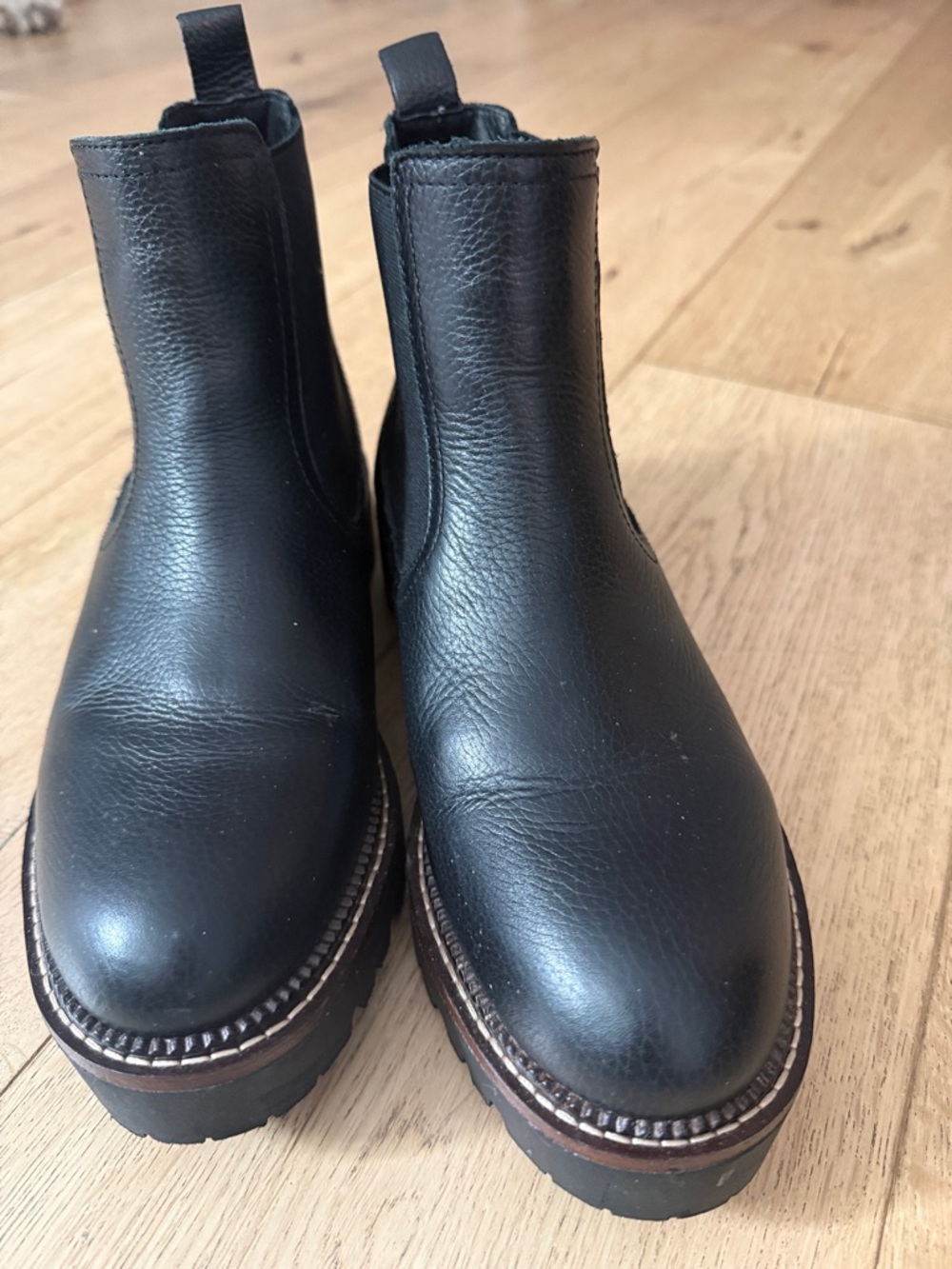 Caslon Miller Black Leather Women's Chelsea Ankle Booties
